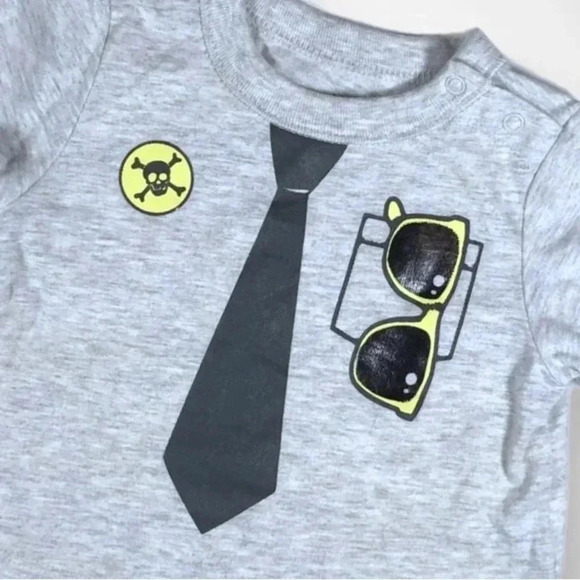 4/$20 Old Navy Light  Gray Baby Shirt - Picture 2 of 4